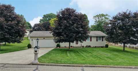 215 Rhine St SW, Sugarcreek, OH 44681