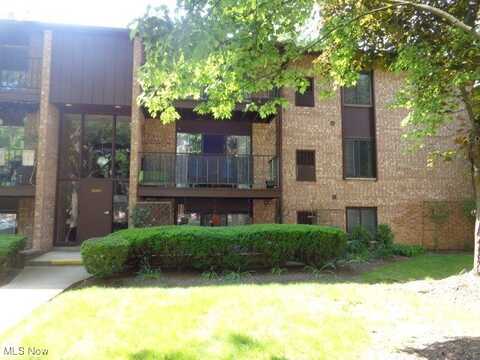 16395 Heather Lane, Middleburg Heights, OH 44130