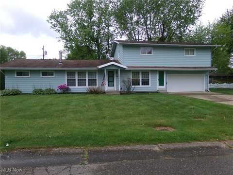 1525 Arrowhead Drive, Coshocton, OH 43812