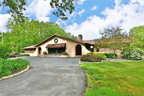 2942 Barclay Messerly Road, Southington, OH 44470