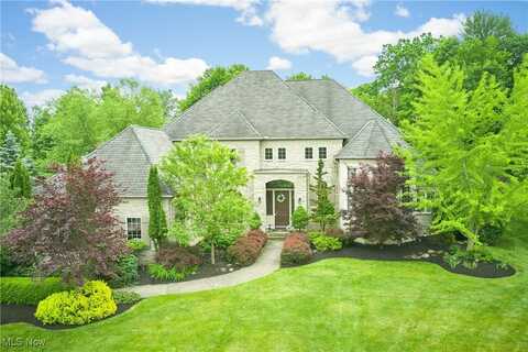 4306 Bridle Trail, Bath, OH 44333