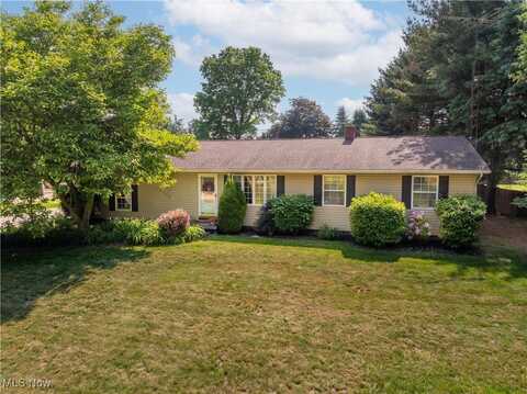 14222 Wade Avenue NE, Hartville, OH 44632