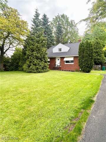 469 Richmond Road, Richmond Heights, OH 44143