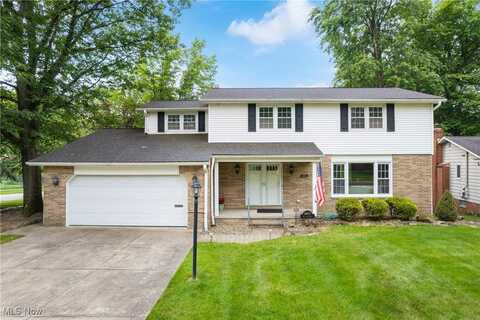 8603 Pin Oak Drive, Parma, OH 44130