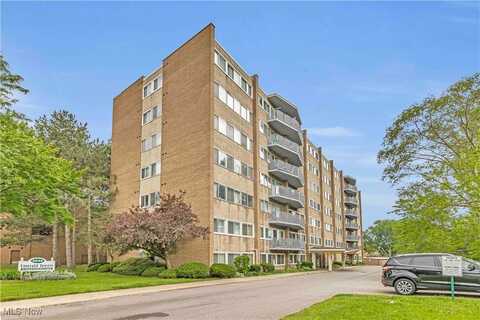 6640 Pearl Road, Parma Heights, OH 44130