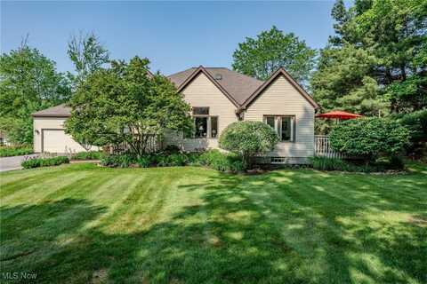 605 Magnolia Lane, Chagrin Falls, OH 44023