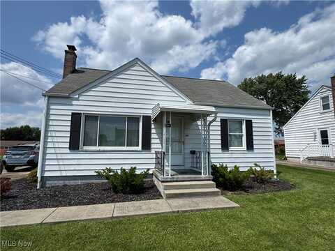 241 Helena Drive, Struthers, OH 44471