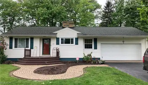 3401 Lynwood Drive NW, Warren, OH 44485