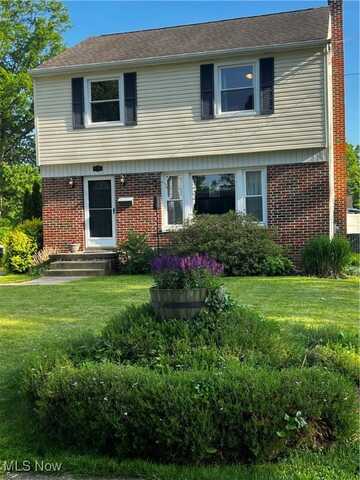 1750 Kingsley, Akron, OH 44313