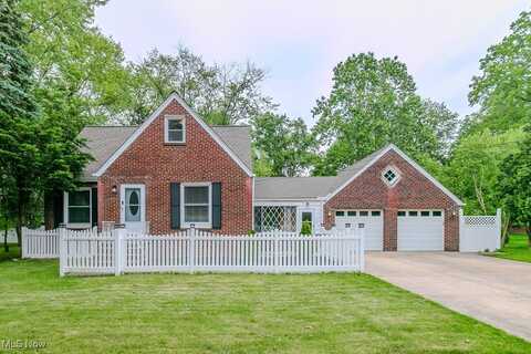 6363 Bonroi Drive, Seven Hills, OH 44131