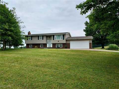 1990 Belfort Avenue, Louisville, OH 44641
