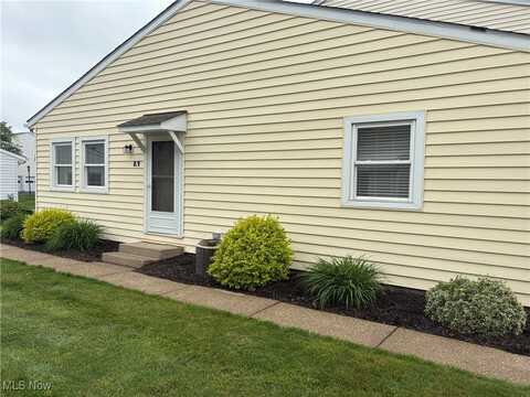 2531 Royal County Down, Uniontown, OH 44685