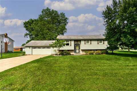 9863 Deltona Drive, New Middletown, OH 44442