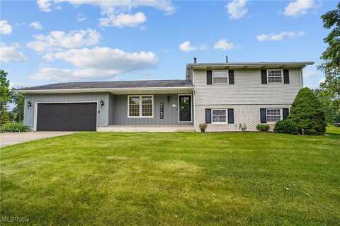 3262 Wright Road NW, Uniontown, OH 44685