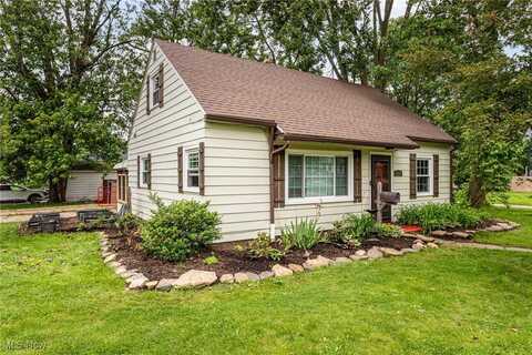 1558 9th Street, Cuyahoga Falls, OH 44221