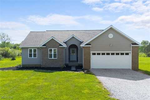 8420 Dewey Road, Montville, OH 44064