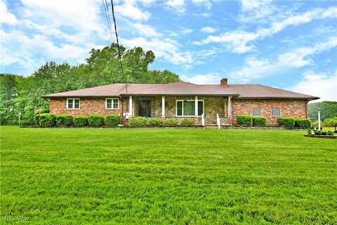 894 Bedford Road, Lowellville, OH 44436