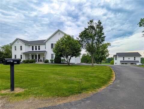 11150 Wolf Avenue NE, Hartville, OH 44632