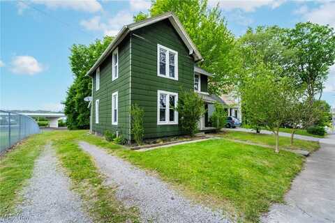 492 W Pershing Street, Salem, OH 44460