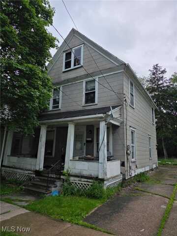 121 Parkview Court, Elyria, OH 44035