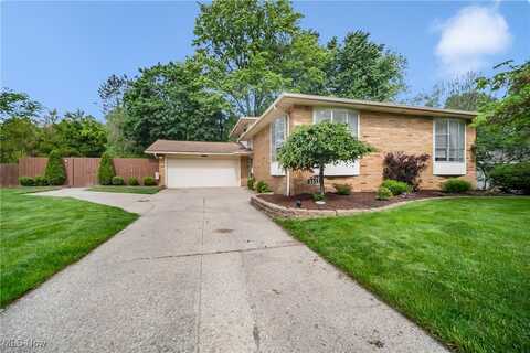 5512 Berkshire Drive, North Olmsted, OH 44070