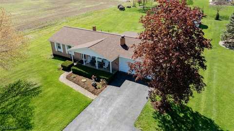 1103 E Pine Lake Road, Salem, OH 44460