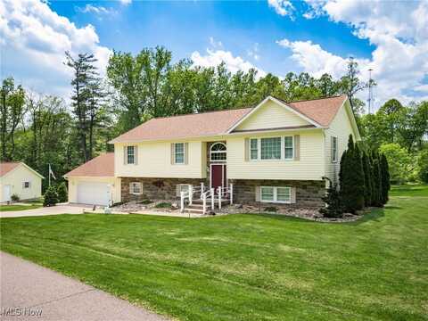 2430 Stone Creek, Zanesville, OH 43701