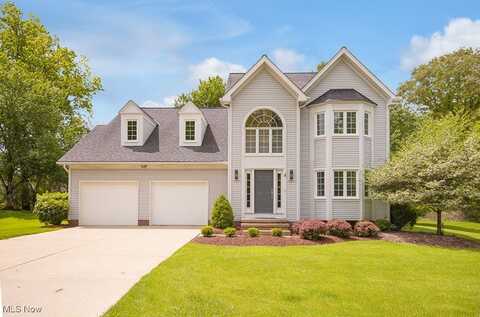 832 Greenwood Parkway, Sagamore Hills, OH 44067