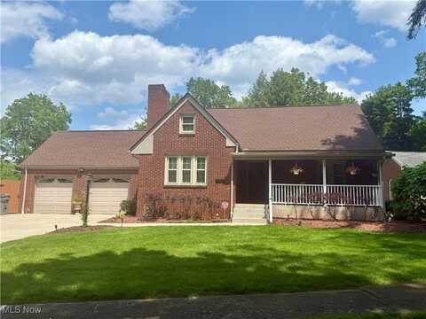 2425 Inglenook Place, Youngstown, OH 44511