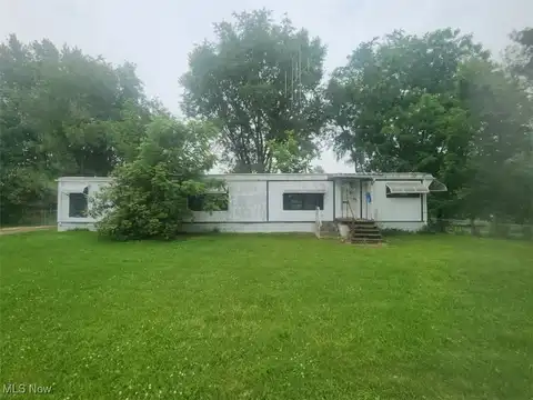 11291 East Avenue, Sandyville, OH 44671