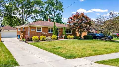 4596 Selhurst Road, North Olmsted, OH 44070