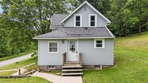 5552 Schilling Hill Road NW, New Philadelphia, OH 44663