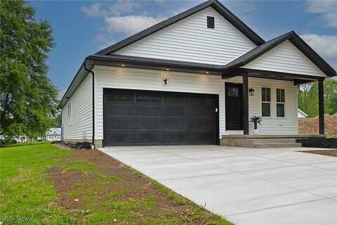 32 E Market Street, Marshallville, OH 44645