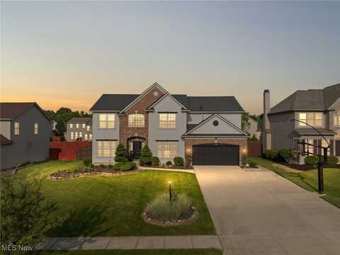 1239 West Chase Drive, Brunswick, OH 44212
