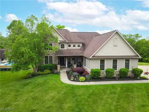 1302 Hillandale Drive, Akron, OH 44333