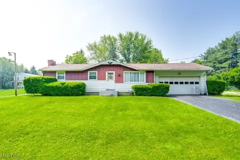 12222 Cenfield Street NE, Alliance, OH 44601