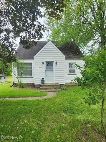 2502 N River Road NE, Warren, OH 44483