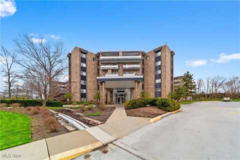 2112 Acacia Park Drive, Lyndhurst, OH 44124
