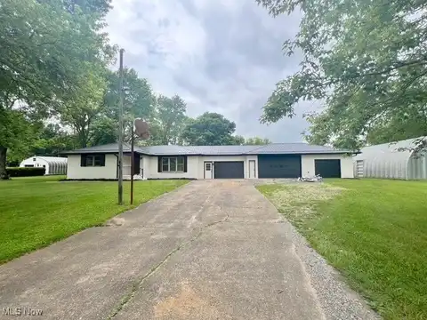 150 N Wardell Street, Uhrichsville, OH 44683