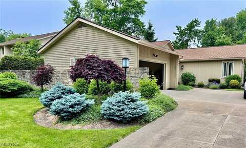 6577 Woodhawk Drive, Mayfield Heights, OH 44124