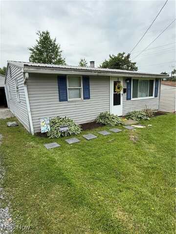 407 Iowa Avenue, Girard, OH 44420