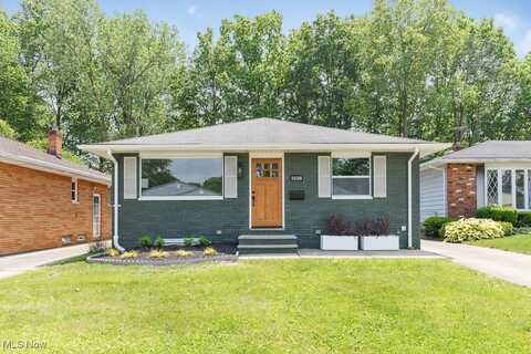 14148 Rochelle Drive, Maple Heights, OH 44137