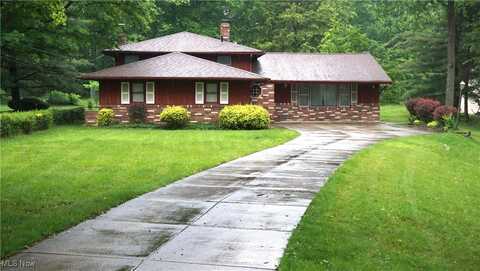 2100 W Pleasant Valley Road, Parma, OH 44134