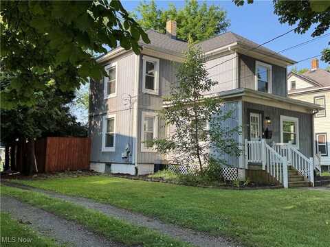 1228 W Market Street, Orrville, OH 44667