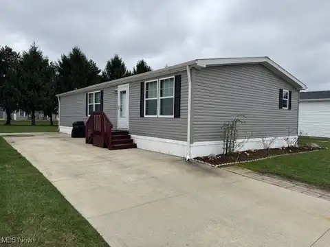 599 Sandtrap Circle, Painesville, OH 44077
