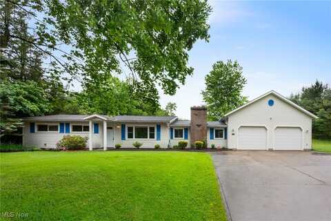 8936 Taylor May Road, Chagrin Falls, OH 44023