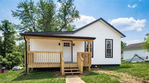 1332 Playford Avenue, Zanesville, OH 43701