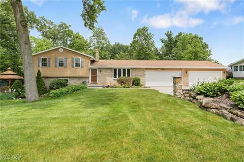 7733 Stonewood Drive NW, North Canton, OH 44720