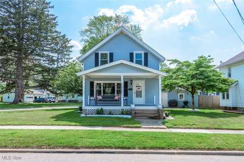 611 West Street, Amherst, OH 44001