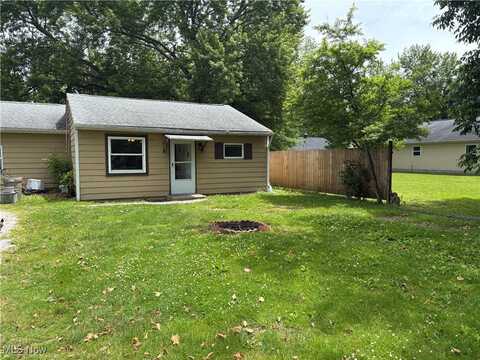 1267 Oxford Drive, Madison, OH 44057